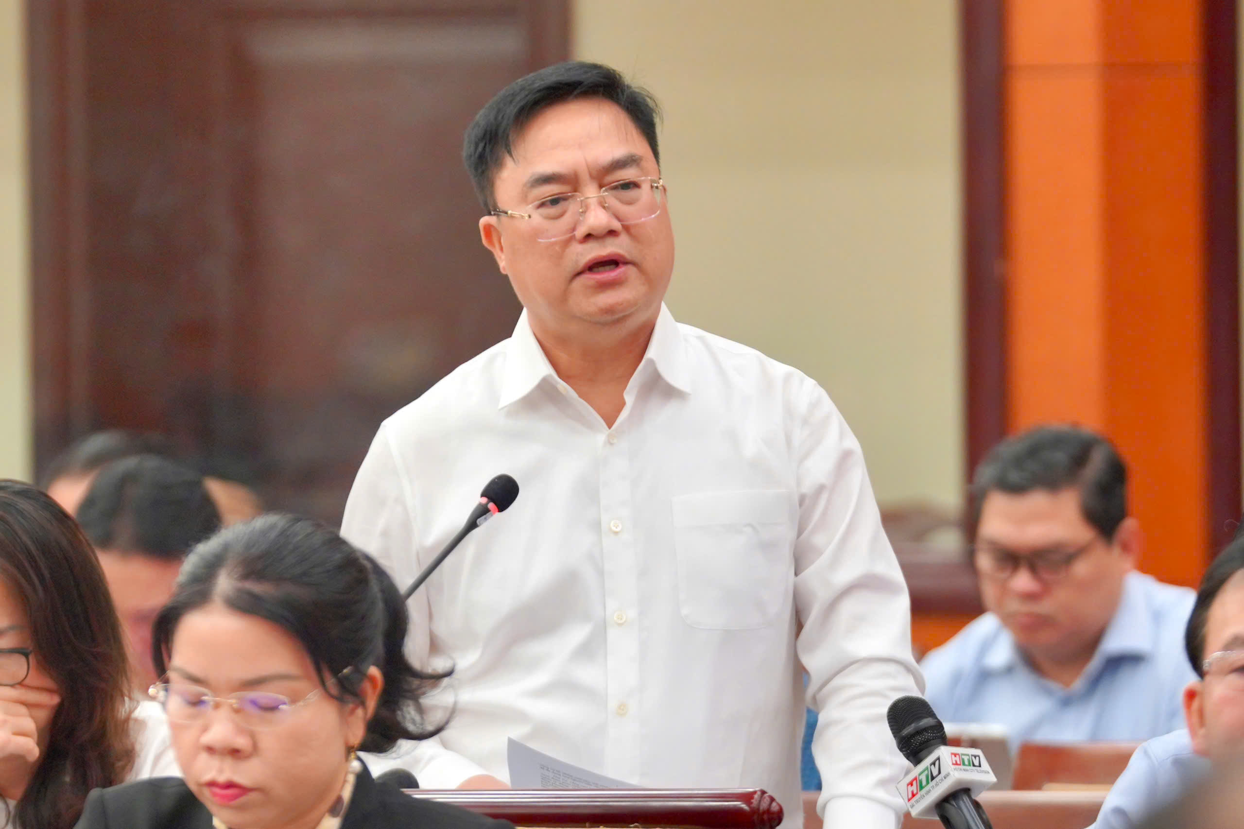 Hội nghị Thành ủy TPHCM bàn nhiều nội dung quan trọng - Ảnh 8.