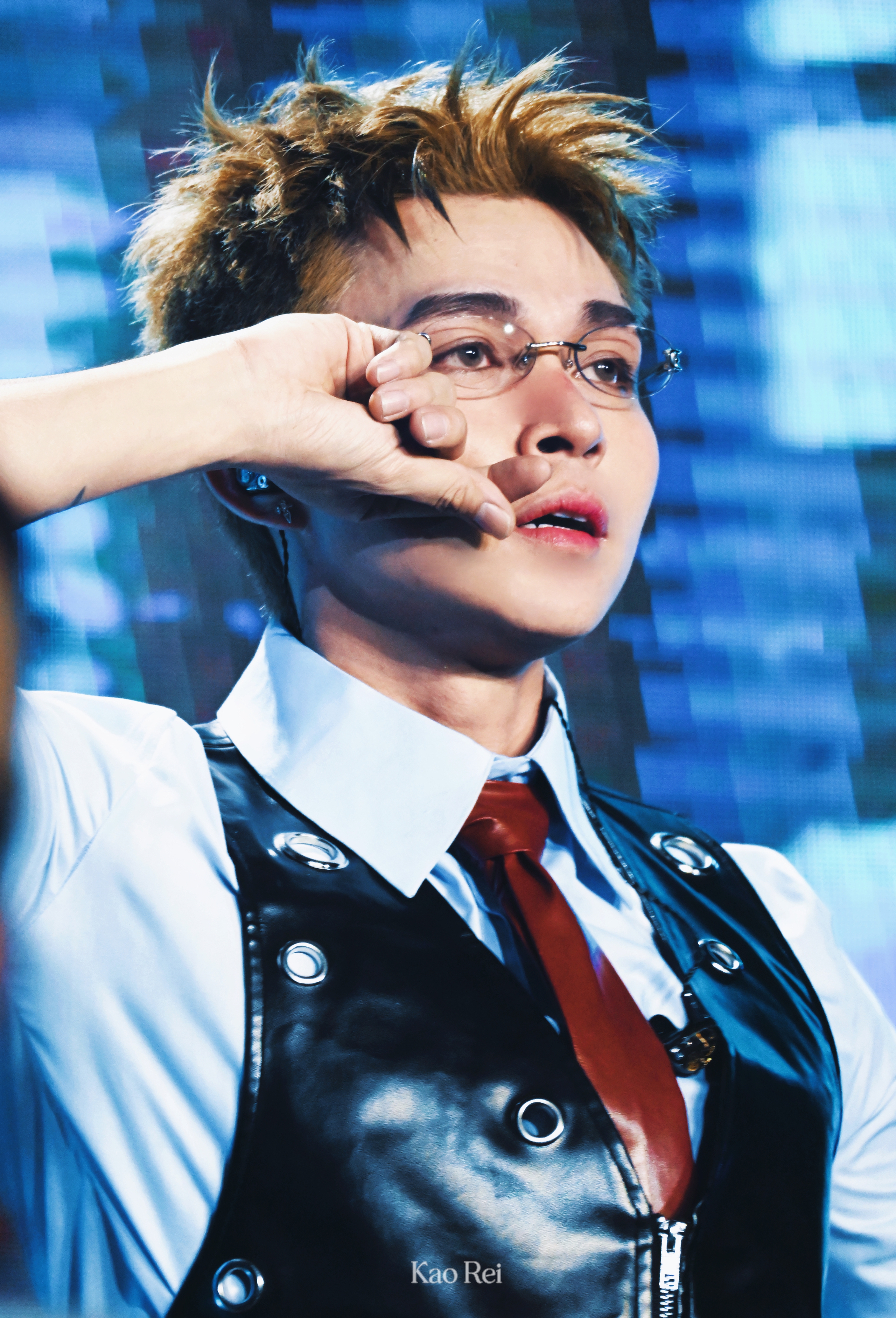 Tầng sâu bên dưới 