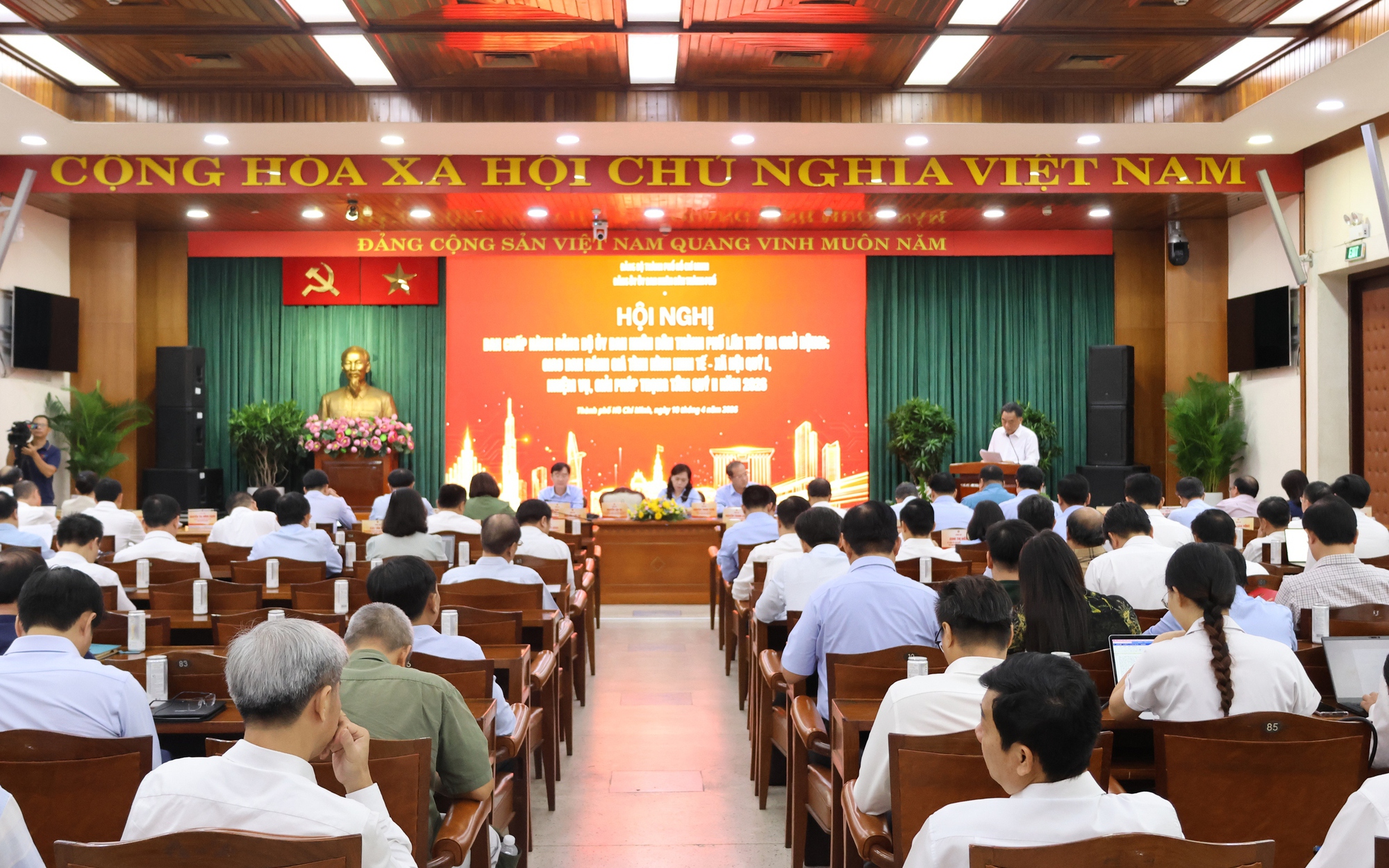 TPHCM cần l&agrave;m g&igrave; để để đạt tăng trưởng kinh tế hai con số? - Ảnh 1.