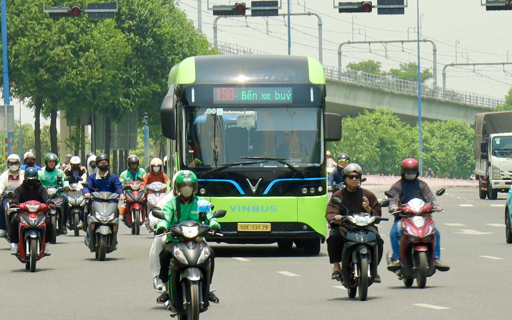 Nh&agrave; chờ xe bu&yacute;t mới ở TPHCM c&oacute; g&igrave; đặc biệt? - Ảnh 2.