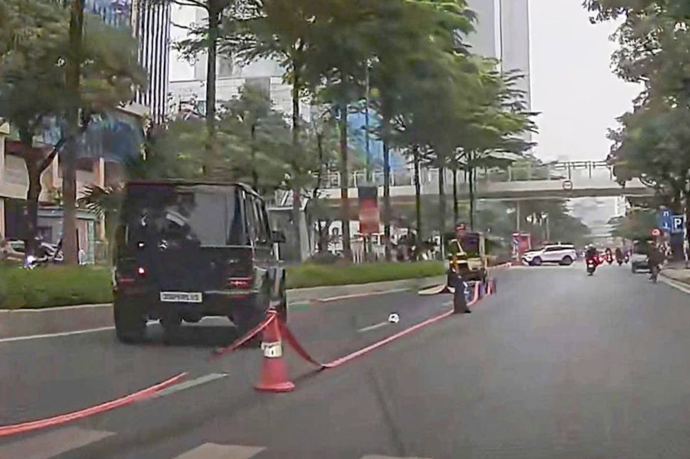 Va chạm tai nạn giao thông nghiêm trọng với xe Mercedes G63 , cụ ông 91 tuổi tử vong - Ảnh 1.