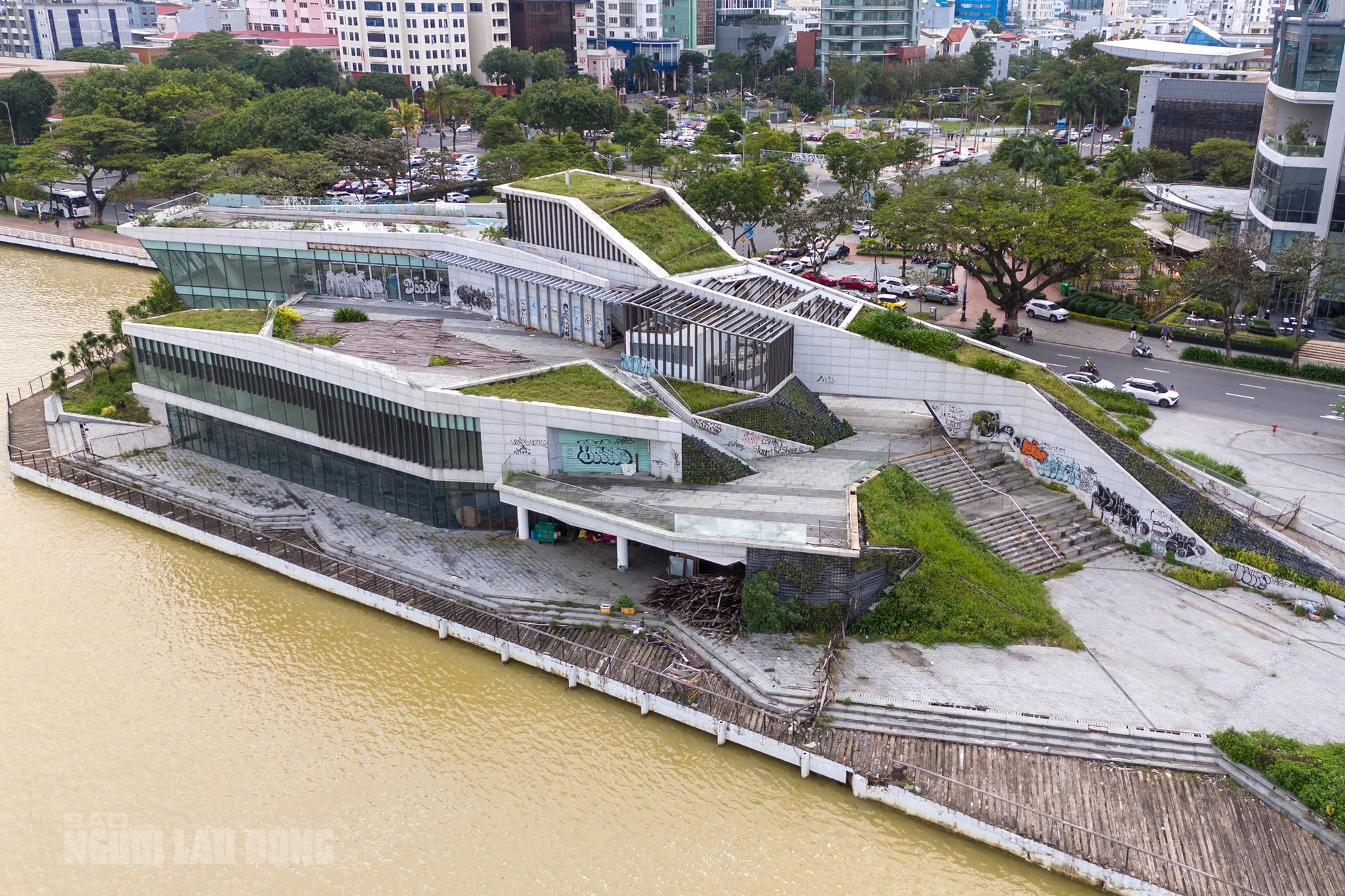 Cận cảnh bến du thuyền trăm tỉ b&ecirc;n s&ocirc;ng H&agrave;n - Ảnh 1.