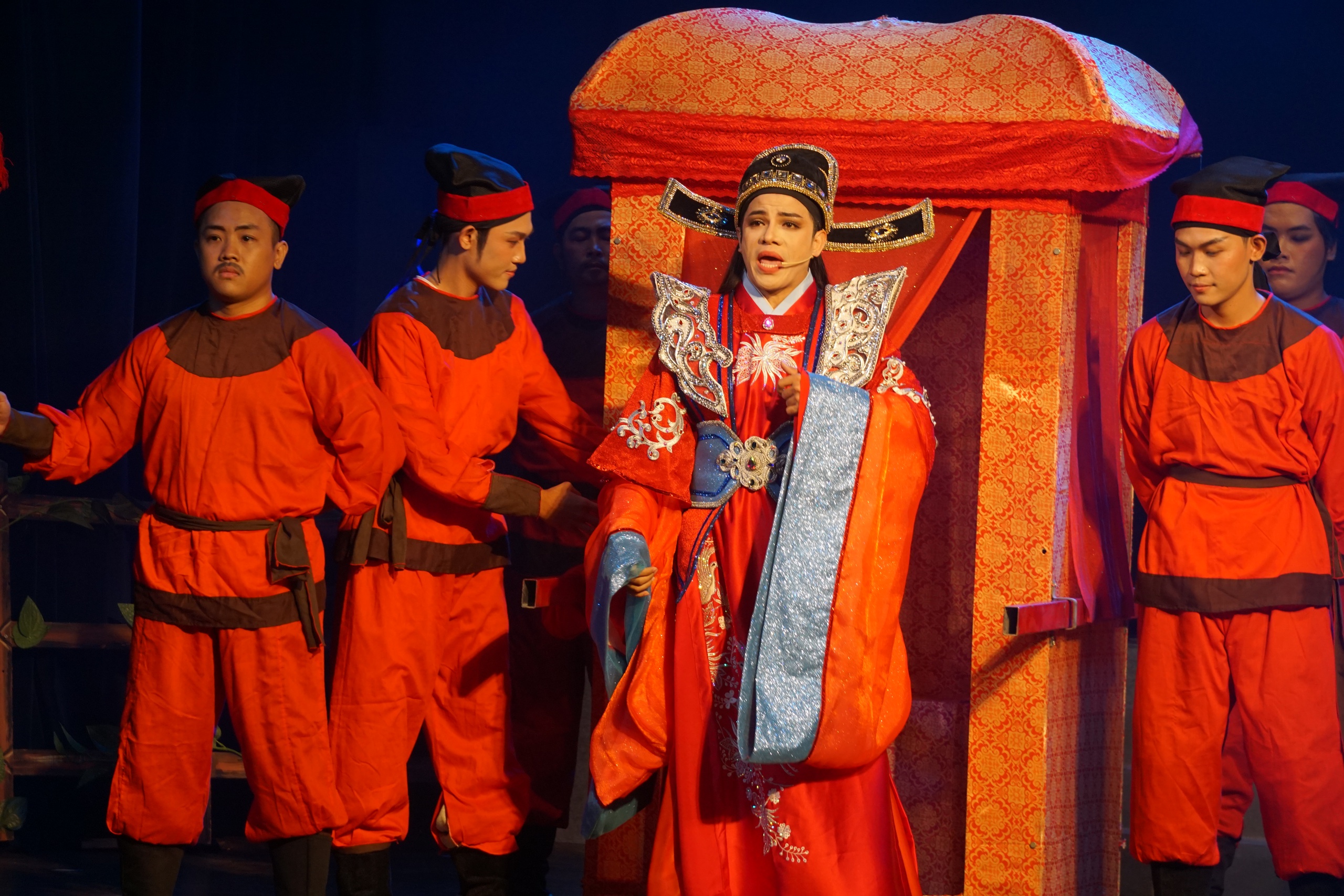 Tô Châu, Mỹ Hằng yểm trợ cho diễn viên trẻ thực hiện ước mơ làm vở 