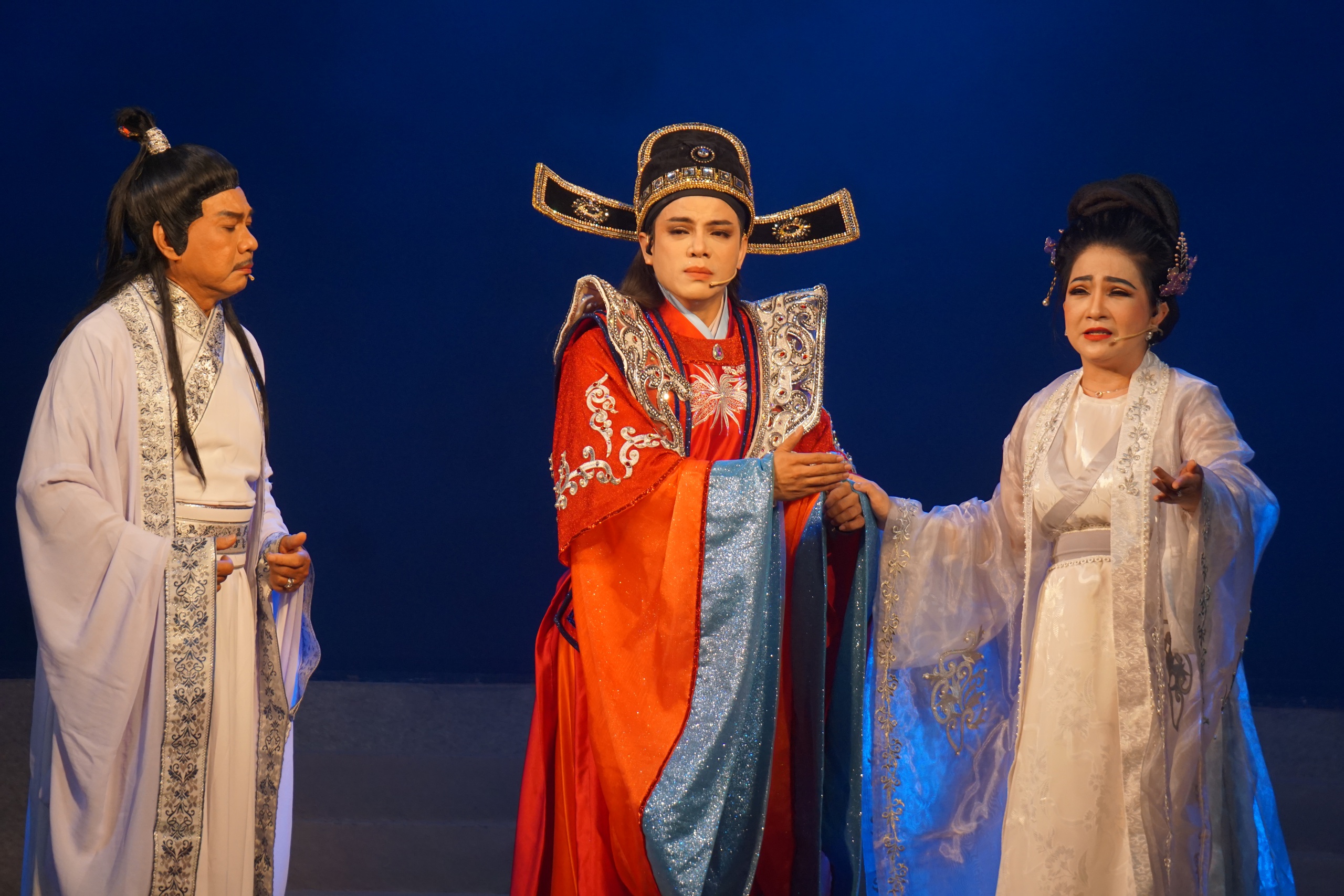 Tô Châu, Mỹ Hằng yểm trợ cho diễn viên trẻ thực hiện ước mơ làm vở 