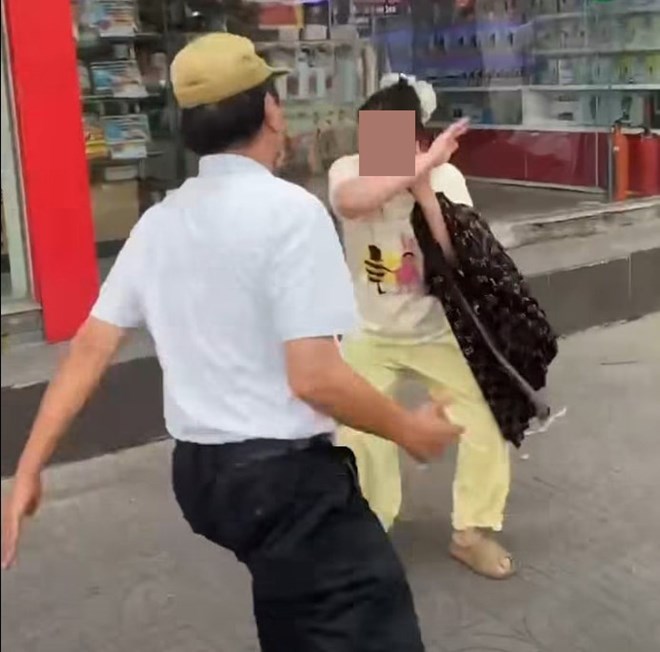 Xác minh sự việc tài xế taxi hành hung khách hàng sau khi bị phản ánh thái độ - Ảnh 1.