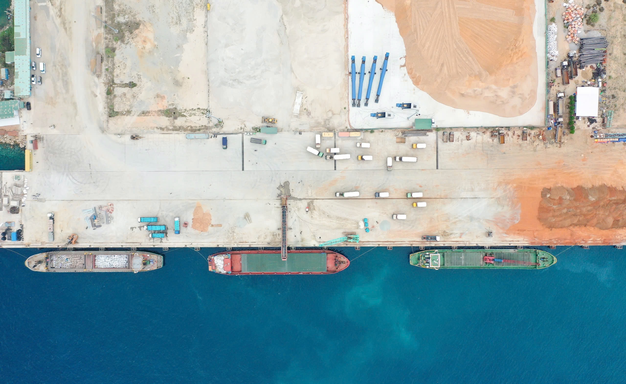 Khánh Hòa ký kết siêu dự án LNG Cà Ná trị giá hơn 57 ngàn tỉ đồng - Ảnh 3.