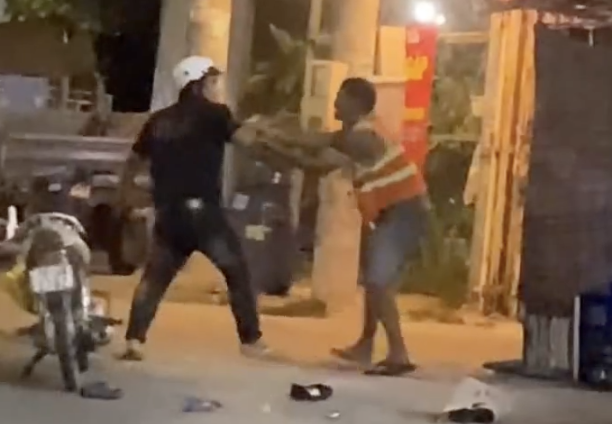 C&ocirc;ng an TPHCM xử l&yacute; vụ đ&aacute;nh nhau giữa đường tại phường Tăng Nhơn Ph&uacute; - Ảnh 1.