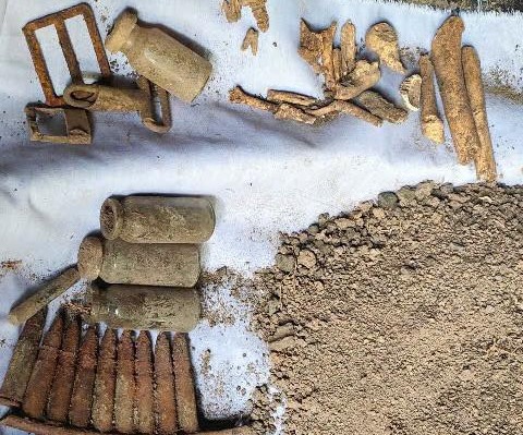 Người dân phát hiện 12 bộ hài cốt liệt sĩ trong hang đá ở Gia Lai - Ảnh 1. Người dân phát hiện 12 bộ hài cốt liệt sĩ trong hang đá ở Gia Lai - Ảnh 1.