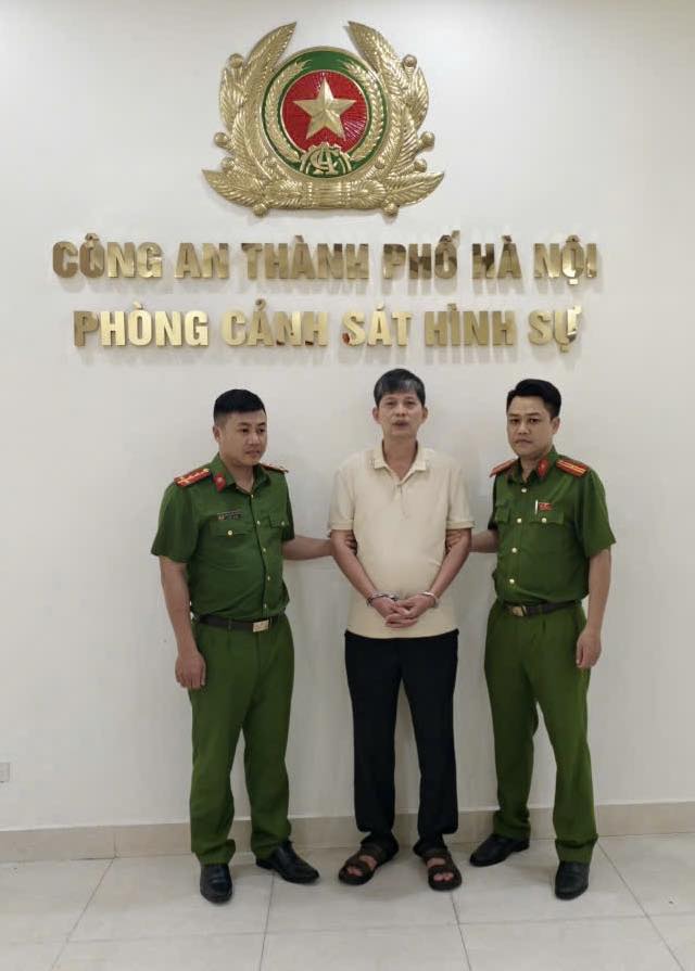 Người đ&agrave;n &ocirc;ng G&acirc;y rối trật tự c&ocirc;ng cộng Bằng &ocirc; t&ocirc; tại chung cư Hinode - Ảnh 1.