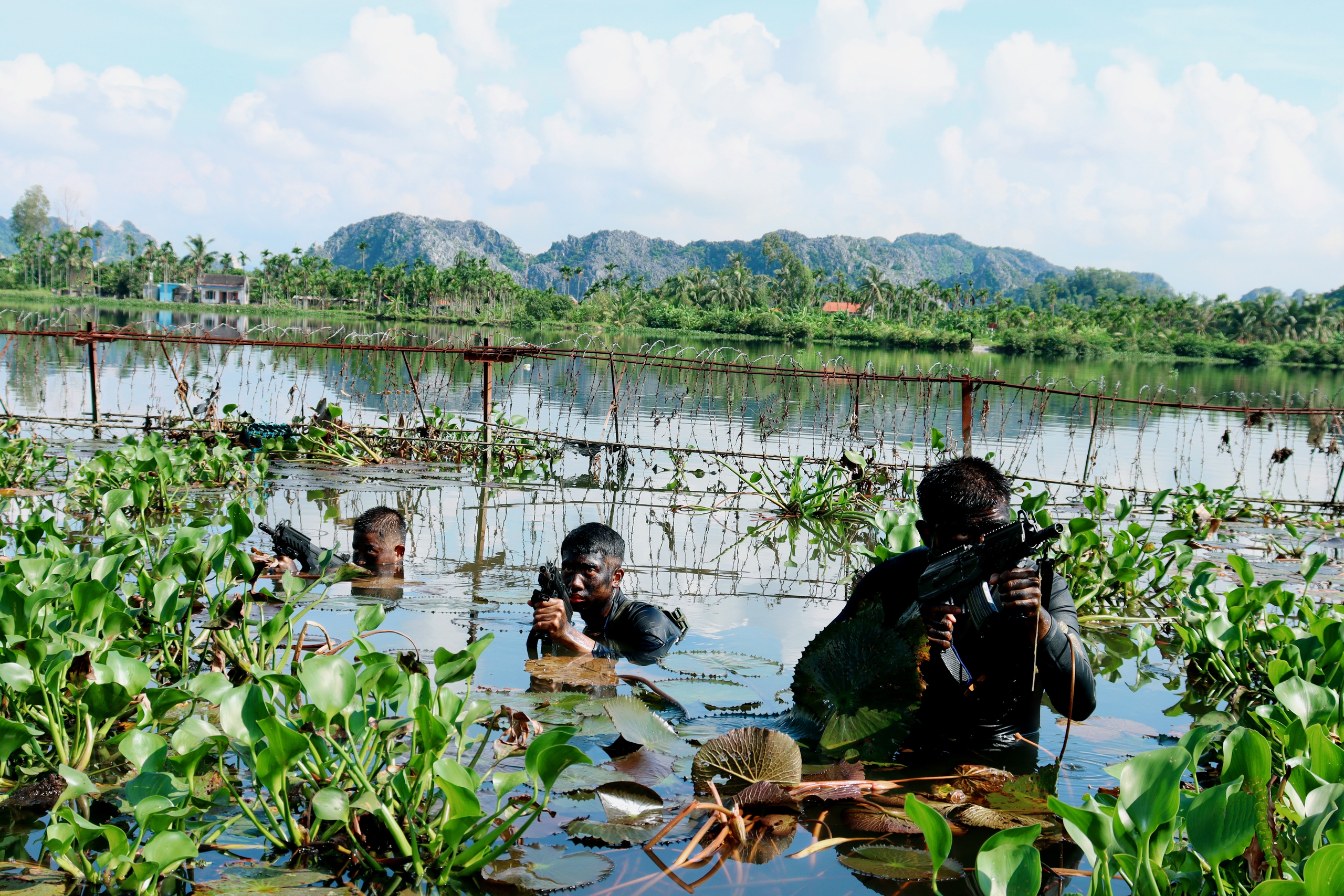 Chiêm ngưỡng sức mạnh Lữ đoàn Đặc công Hải quân 126 - Ảnh 3.