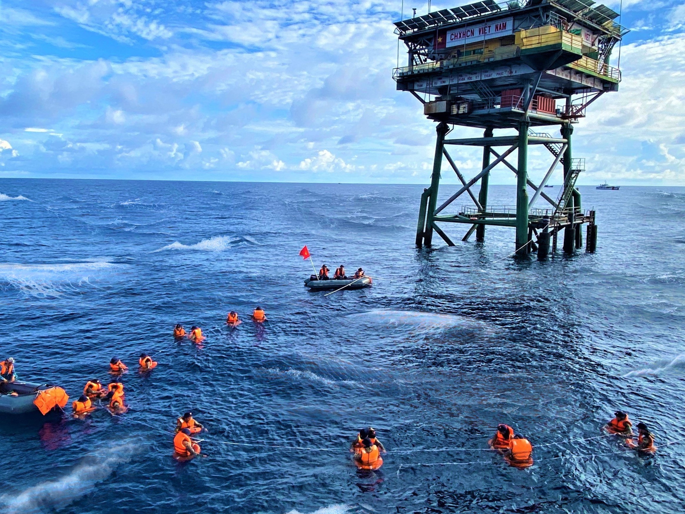 Chiêm ngưỡng sức mạnh Lữ đoàn Đặc công Hải quân 126 - Ảnh 7.