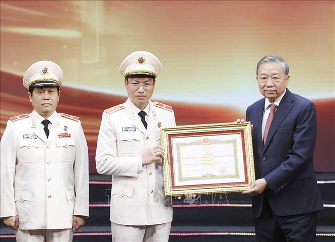 Tổng Bí thư Tô Lâm và vai trò của lực lượng Tham mưu Công an nhân dân 2026 - Ảnh 3. Tổng Bí thư Tô Lâm và vai trò của lực lượng Tham mưu Công an nhân dân 2026 - Ảnh 3.