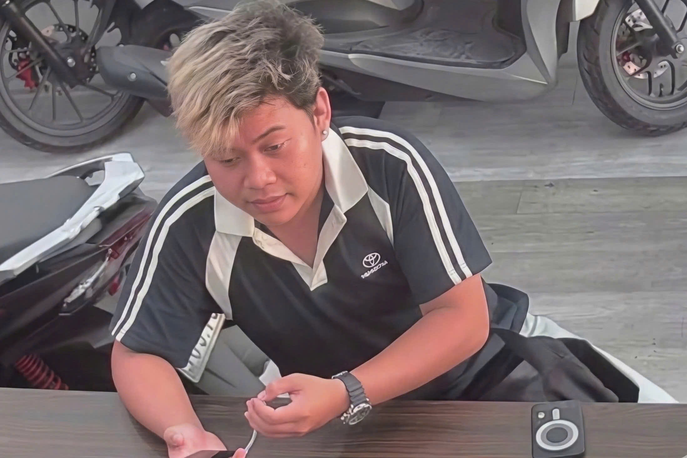 Công an TPHCM bắt tên cướp tiệm cầm đồ - Ảnh 2.