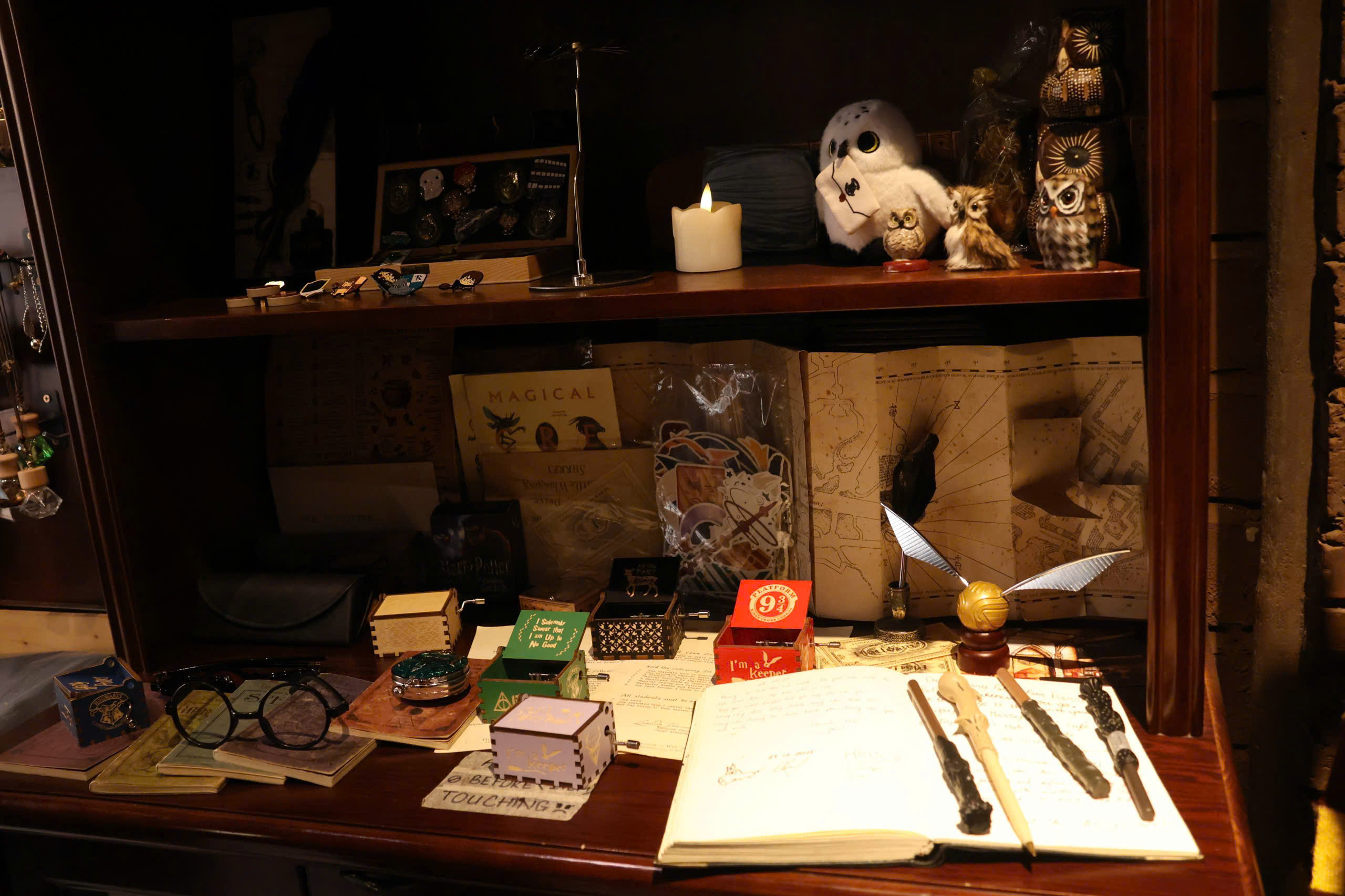 VIDEO: Qu&aacute;n c&agrave; ph&ecirc; "ph&ugrave; thủy" giữa l&ograve;ng phố cổ ở H&agrave; Nội l&agrave;m m&ecirc; mẩn giới trẻ v&agrave; kh&aacute;ch t&acirc;y - Ảnh 4.