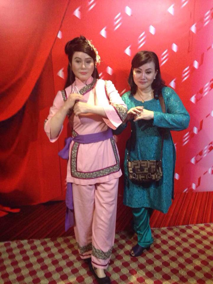 Nghệ sĩ Cẩm Thu nhìn lại Phan Kim Liên sau 9 năm gặp lại bức tượng sáp - Ảnh 1.