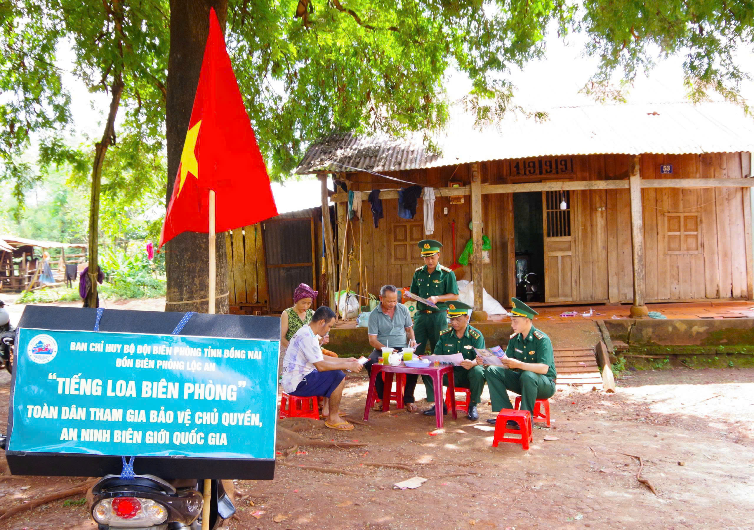 BẢO VỆ NỀN TẢNG TƯ TƯỞNG CỦA ĐẢNG: Giữ vững bình yên nơi phên dậu Tổ quốc - Ảnh 1.
