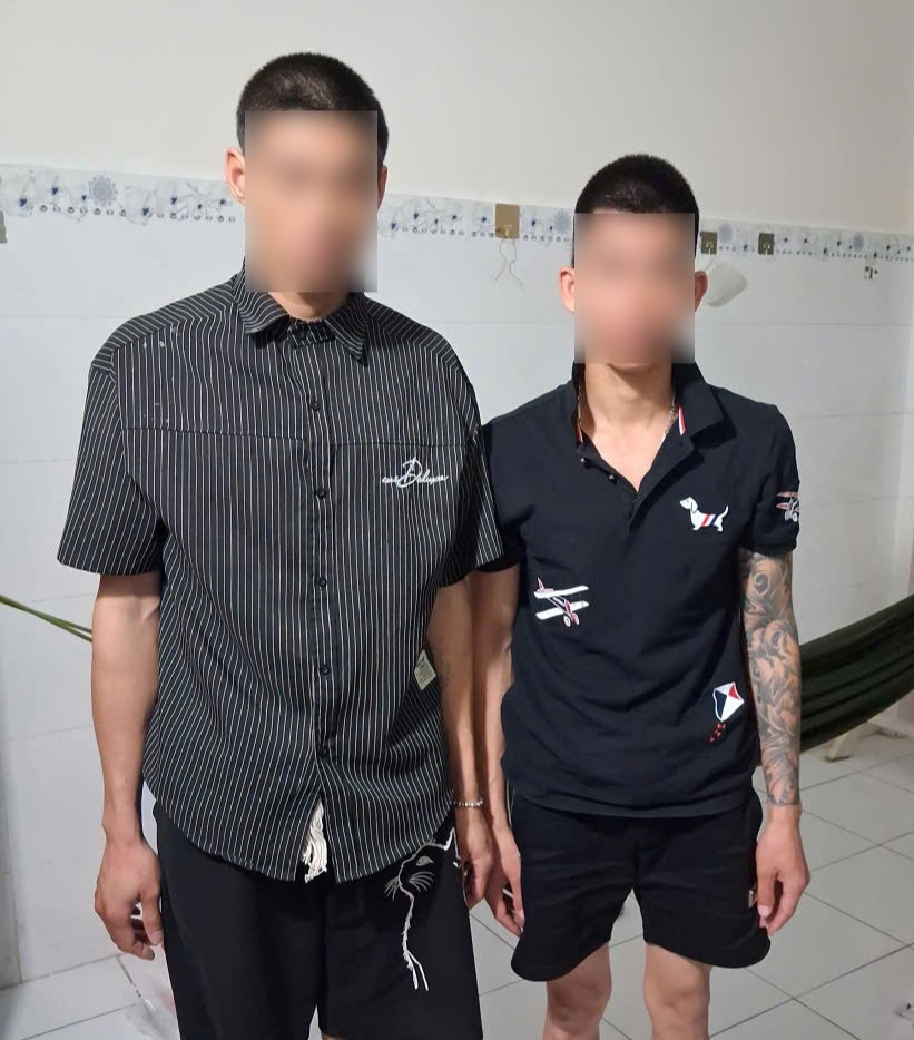 Bắt quả tang 2 đối tượng phát tờ rơi tín dụng đen tại Đồng Tháp - Ảnh 3.