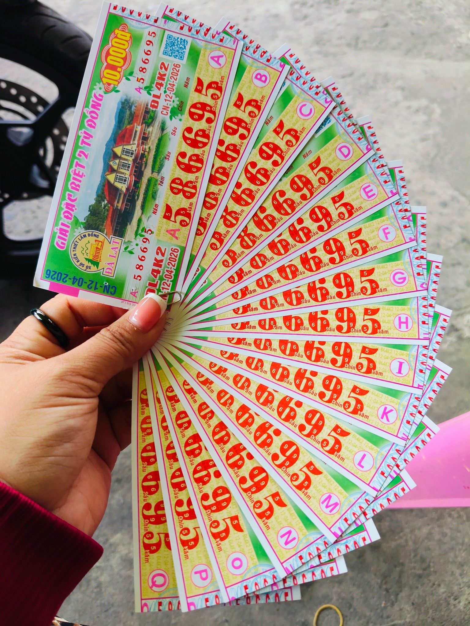 Sáng 12-4, lộ diện nơi trúng giải độc đắc vé số TPHCM và Bình Phước - Ảnh 7.