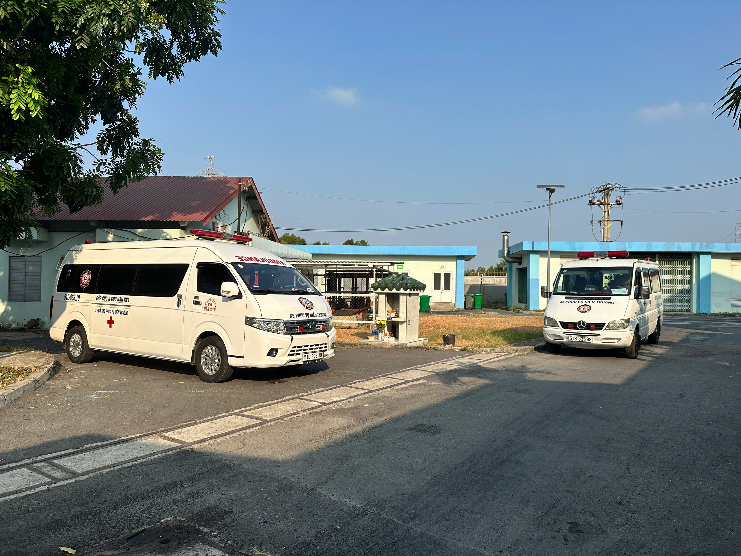 Cháy phòng trọ ở TPHCM, 2 người chết, 5 người bị thương - Ảnh 1.