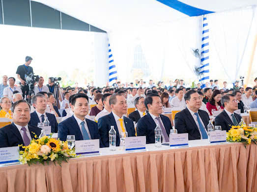 Vingroup khởi c&ocirc;ng tuyến đường sắt tốc độ cao H&agrave; Nội - Quảng Ninh trị gi&aacute; hơn 5,6 tỉ USD - Ảnh 2.