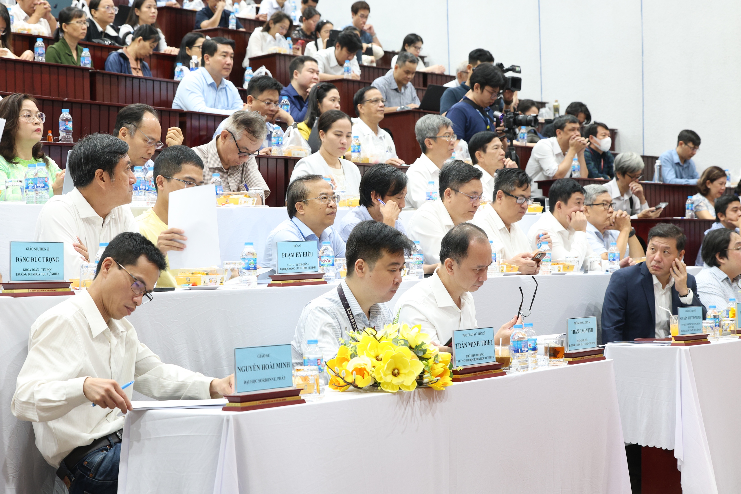 ĐHQG-HCM đặt mục tiêu Toán học vào top 100 ĐH thế giới - Ảnh 1.