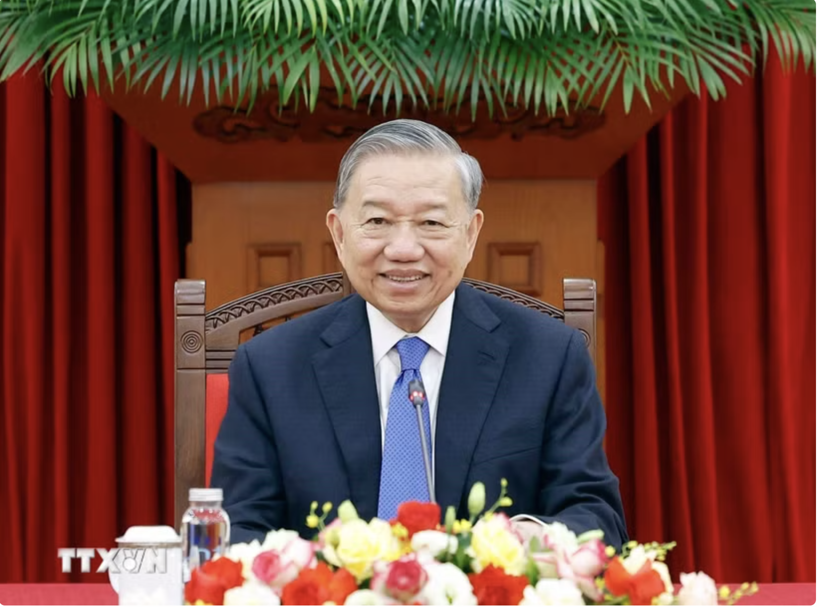 Tổng B&iacute; thư, Chủ tịch nước T&ocirc; L&acirc;m điện đ&agrave;m với Thủ tướng Nhật Bản - Ảnh 2.