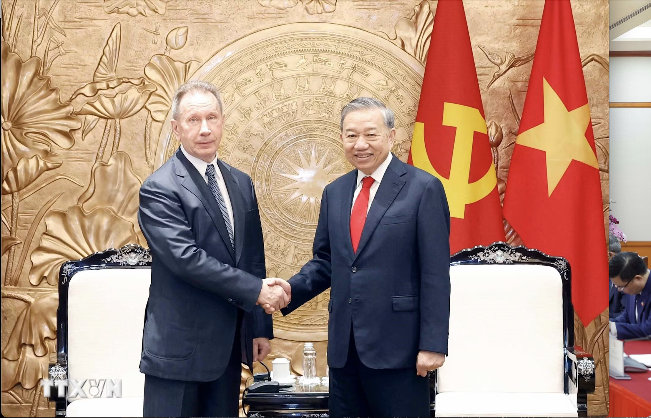 Tổng B&iacute; thư, Chủ tịch nước T&ocirc; L&acirc;m tiếp Gi&aacute;m đốc Cơ quan Vệ binh Quốc gia Nga - Ảnh 1.