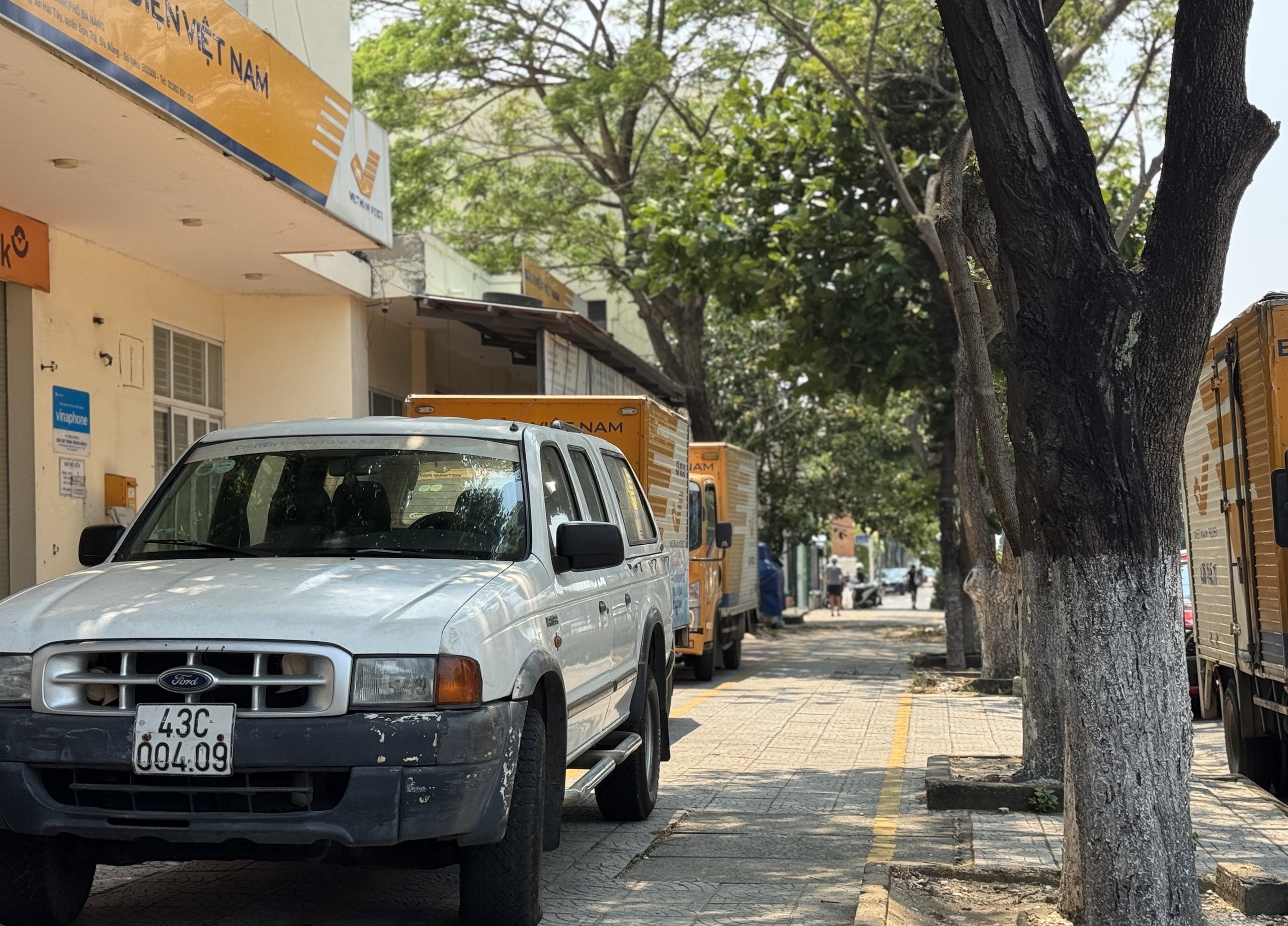 Vỉa h&egrave; Đ&agrave; Nẵng 2026: Nơi th&ocirc;ng tho&aacute;ng v&agrave; t&igrave;nh trạng lấn chiếm vẫn diễn ra - Ảnh 8.