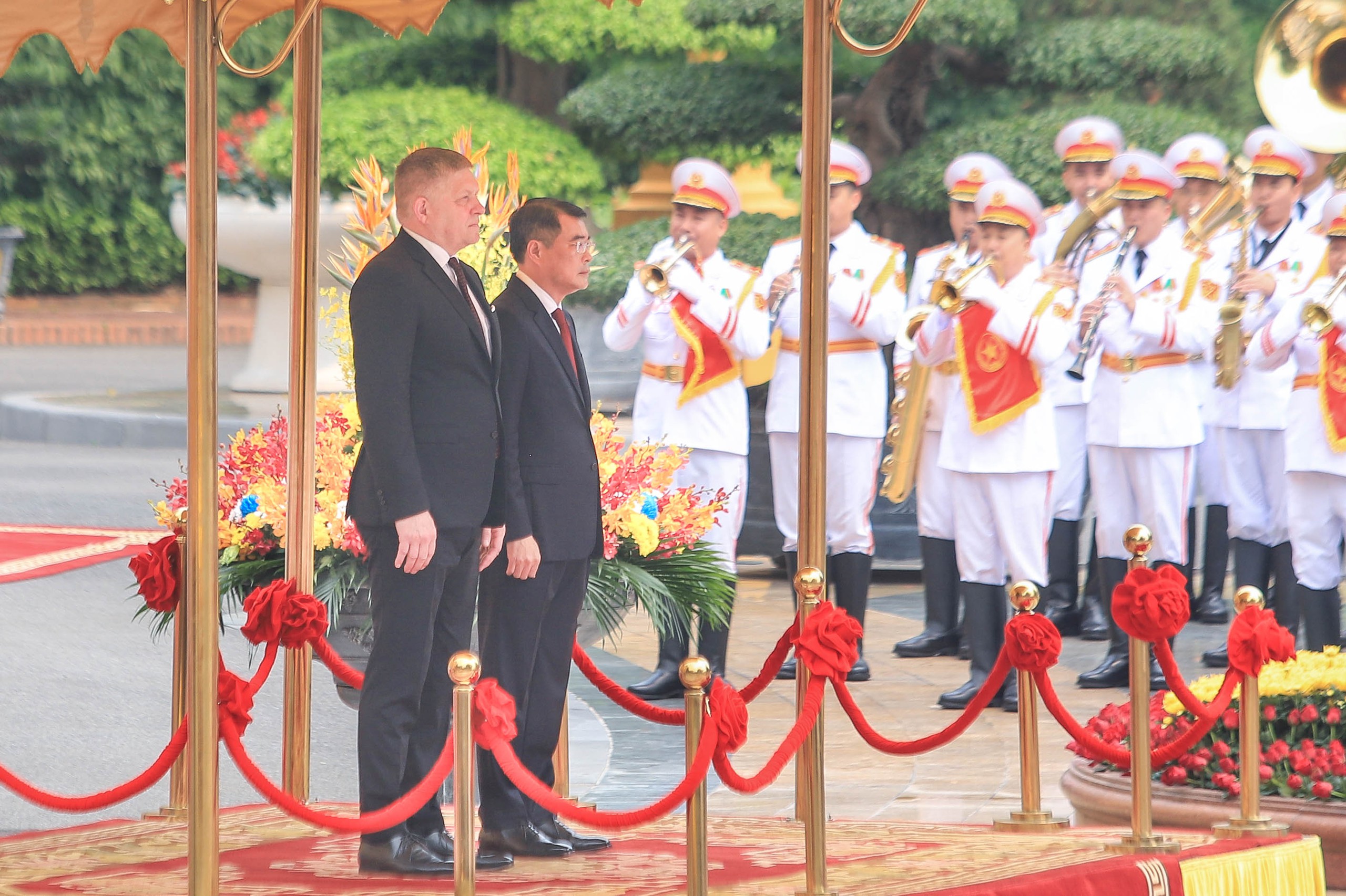 Thủ tướng Lê Minh Hưng chủ trì Lễ đón Thủ tướng Slovakia thăm Việt Nam - Ảnh 5.