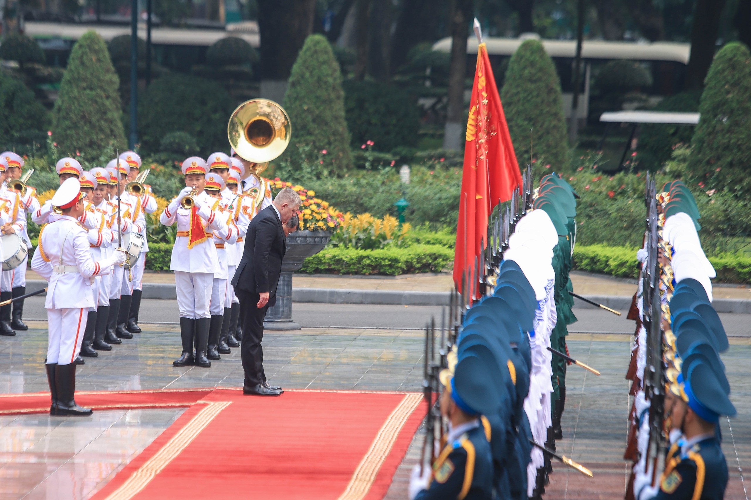 Thủ tướng Lê Minh Hưng chủ trì Lễ đón Thủ tướng Slovakia thăm Việt Nam - Ảnh 6.