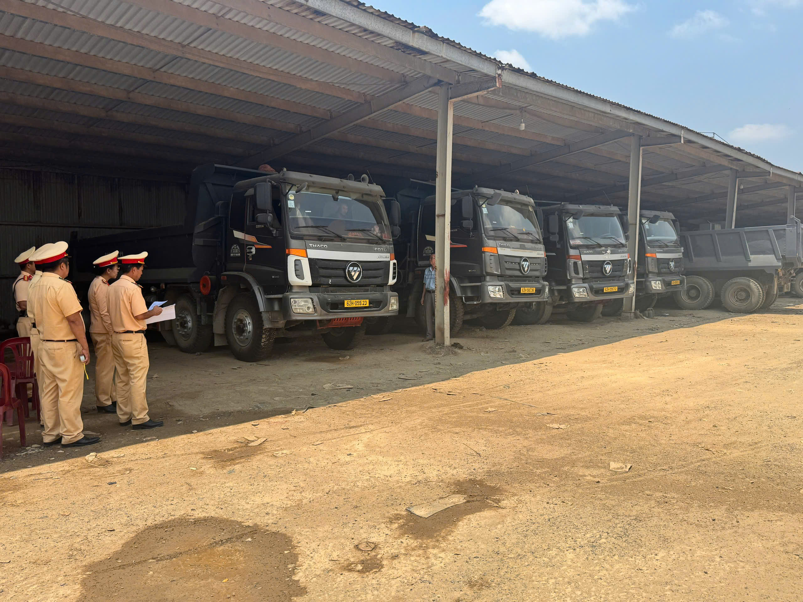 Gần 1.900 xe tải ở Tây Ninh vào diện kiểm tra - Ảnh 8.