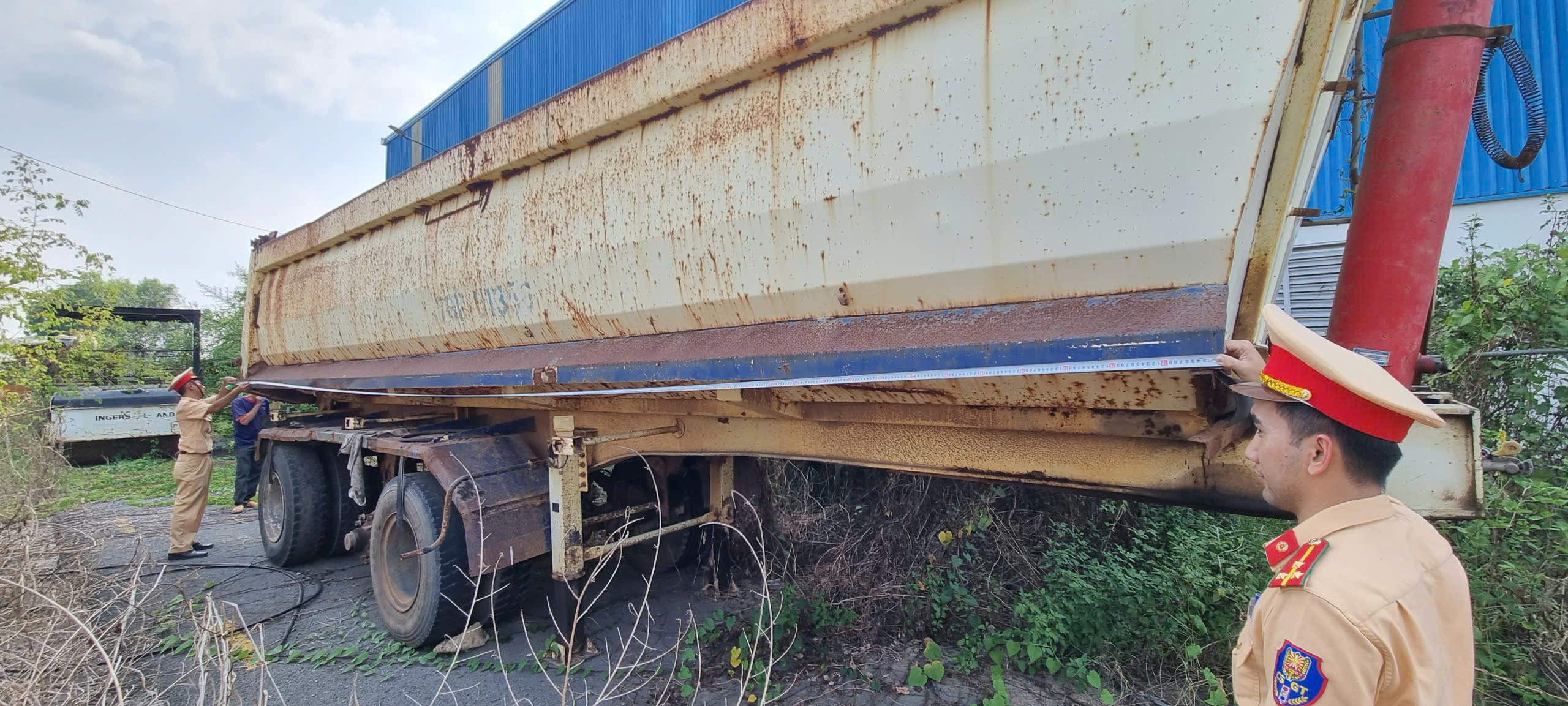 Gần 1.900 xe tải ở Tây Ninh vào diện kiểm tra - Ảnh 6.