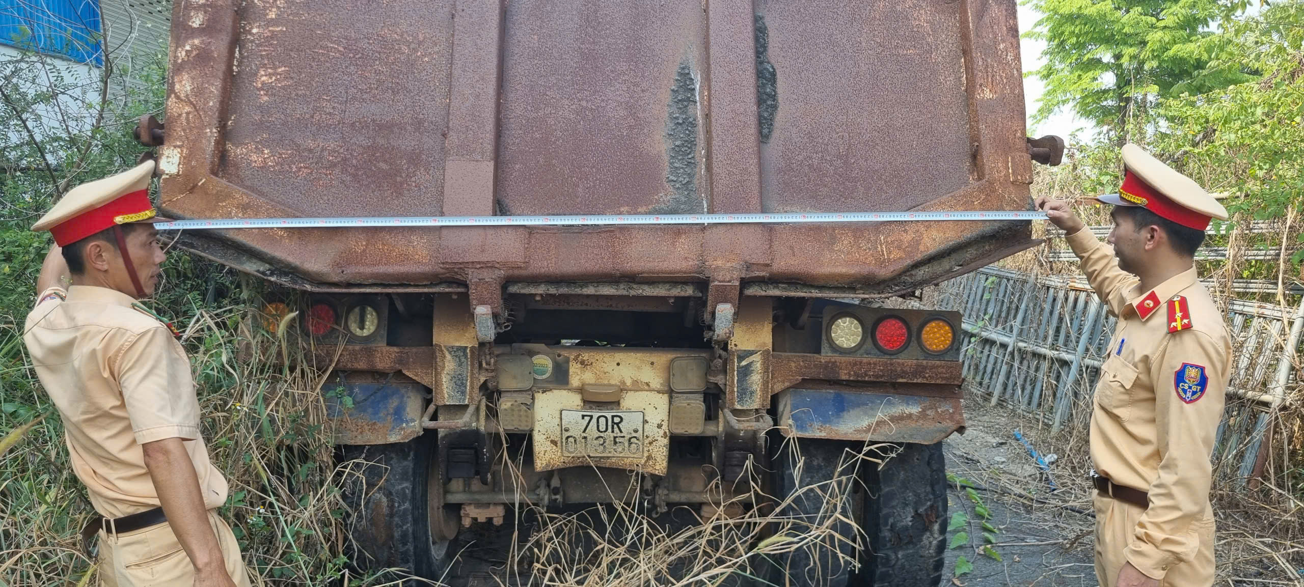 Gần 1.900 xe tải ở Tây Ninh vào diện kiểm tra - Ảnh 9.