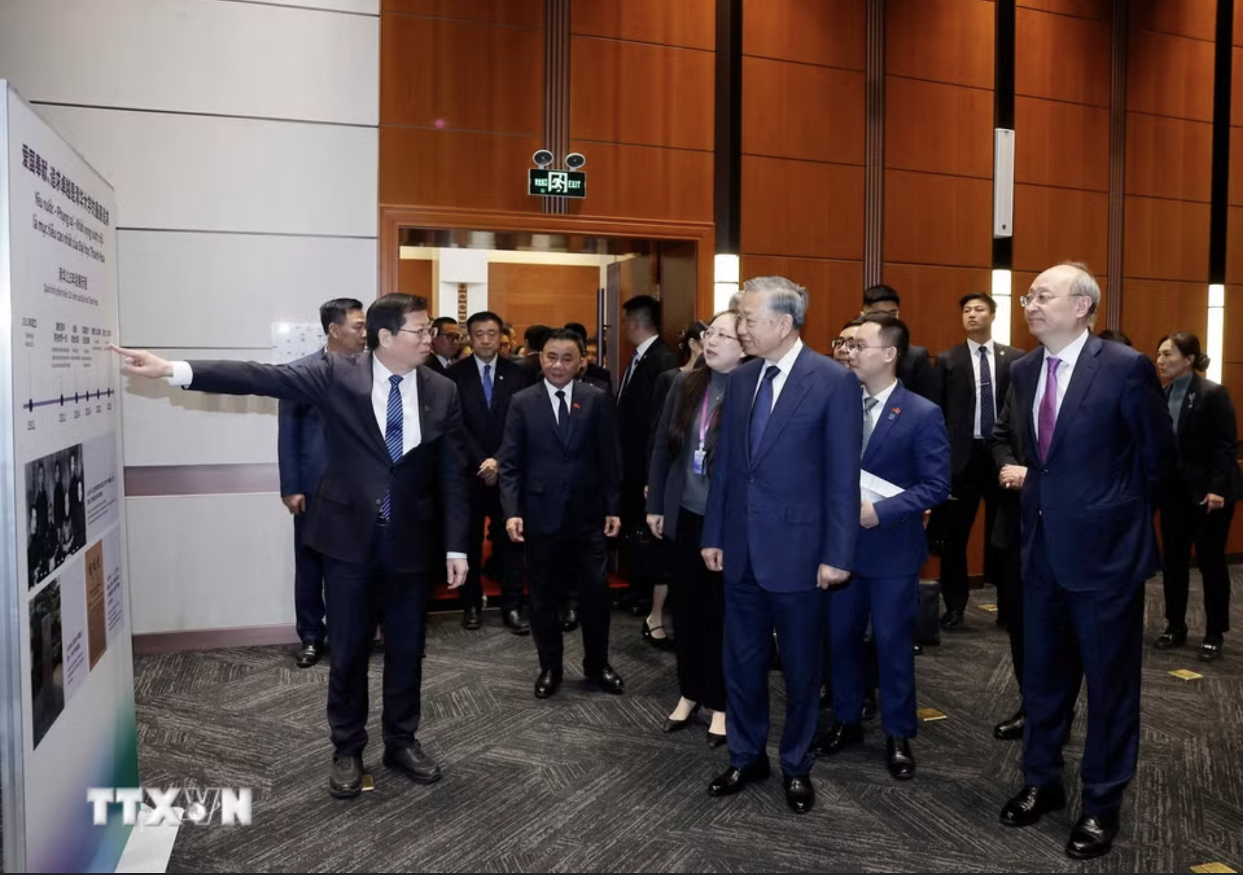 Ph&aacute;t biểu ch&iacute;nh s&aacute;ch của Tổng B&iacute; thư, Chủ tịch nước T&ocirc; L&acirc;m tại Đại học Thanh Hoa - Ảnh 6.