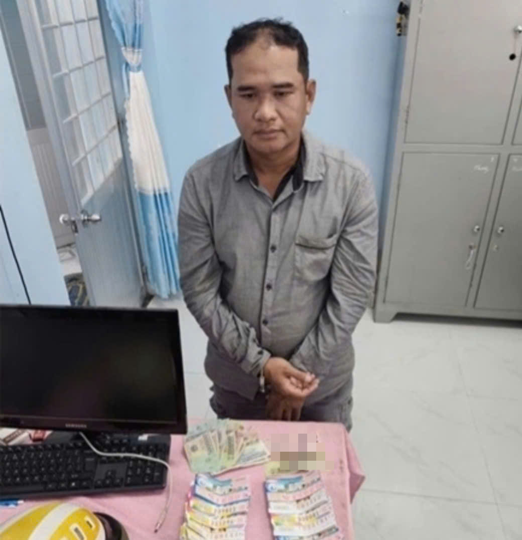 Bắt khẩn cấp Phạm Hồng Toàn cướp giật tài sản người nghèo Tại Đồng Tháp - Ảnh 1.