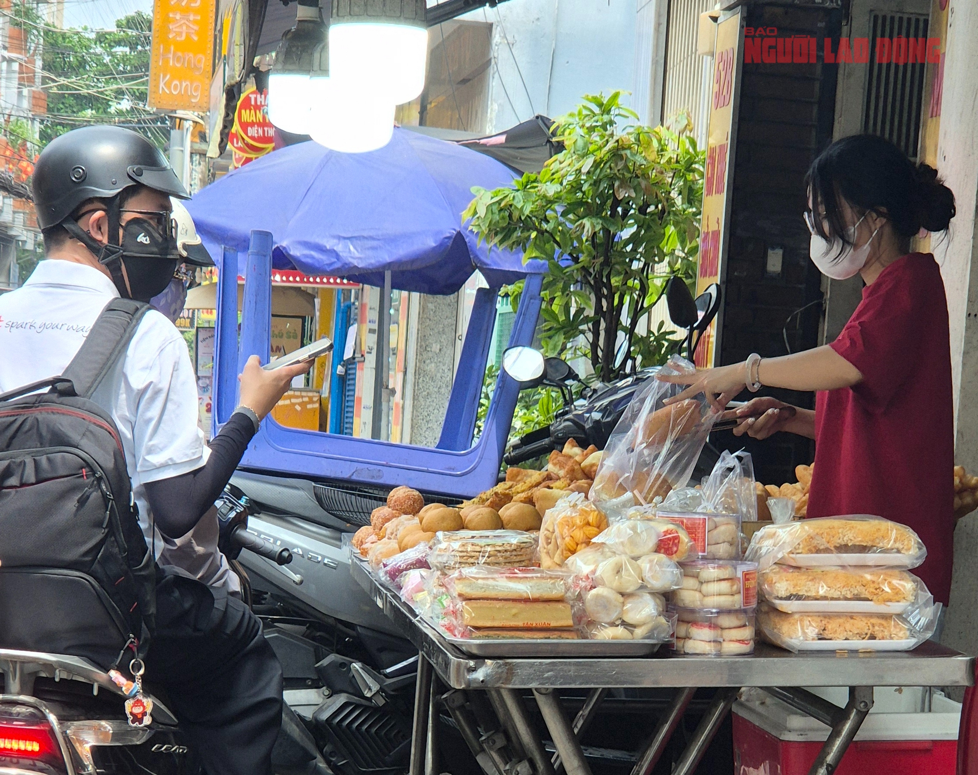 Thức ăn đường phố TPHCM: Kh&ocirc;ng c&oacute; chuyện dẹp lọai h&igrave;nh kinh doanh n&agrave;y - Ảnh 2.