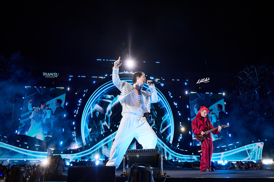 Cuộc chiến của AI và người thật - Ảnh 1. Cuộc chiến của AI và người thật - Ảnh 1.