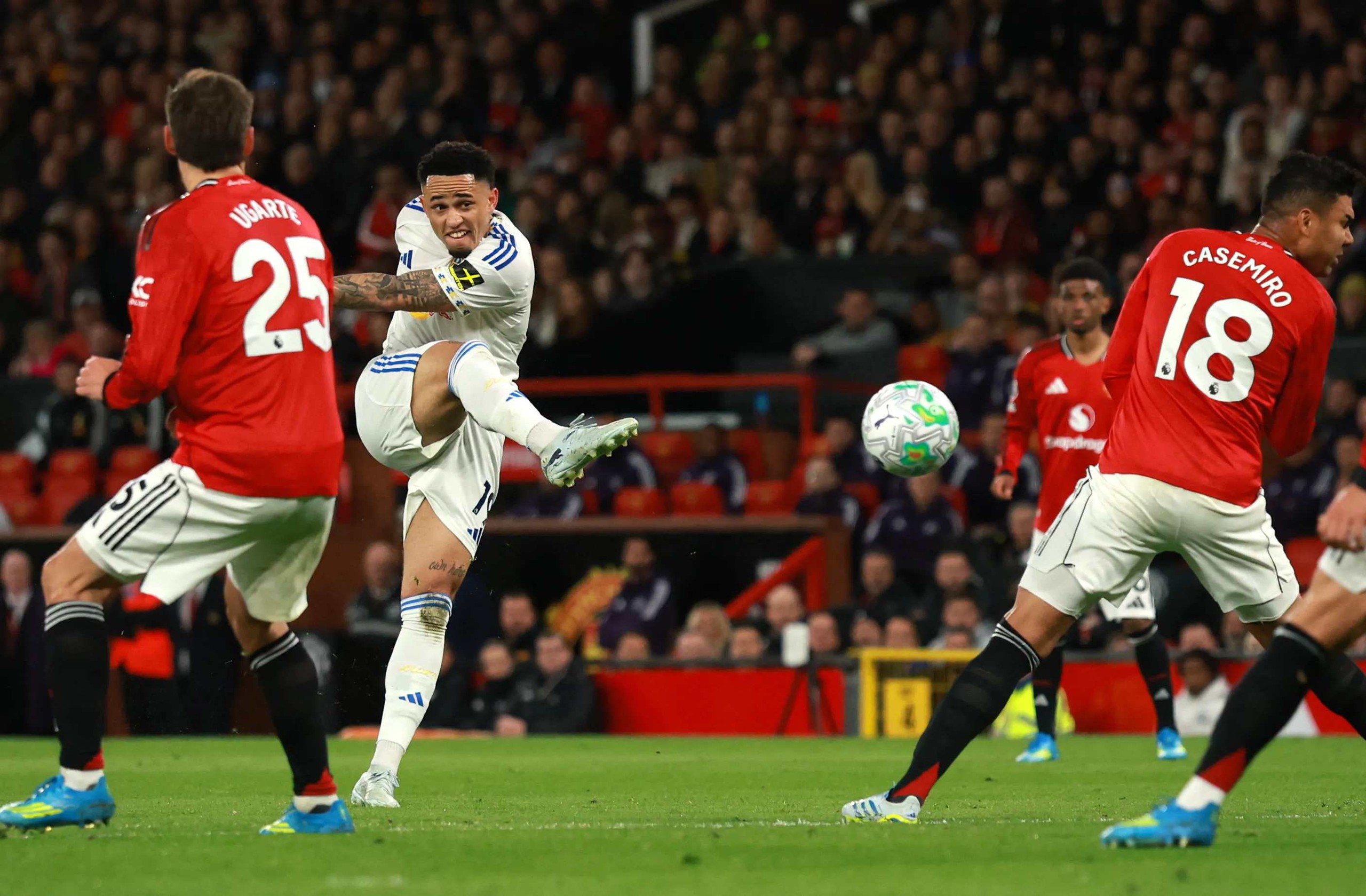 Khó lường cuộc đua tốp 5 Ngoại hạng Anh - vé dự Champions League - Ảnh 1.