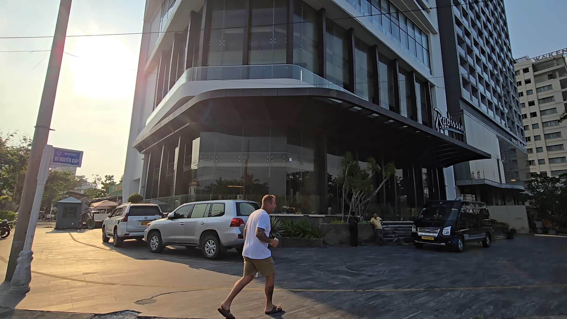 Vỉa h&egrave; Đ&agrave; Nẵng bị &ocirc; t&ocirc; chiếm dụng: T&igrave;nh trạng Đ&aacute;ng b&aacute;o động năm 2026 - Ảnh 7.