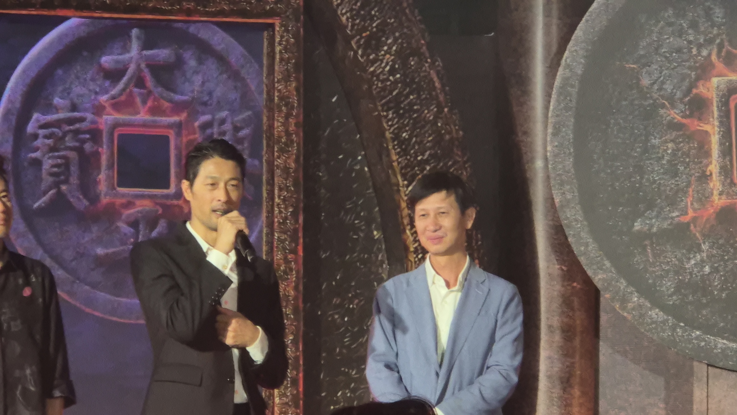 Diễn viên Tuấn Trần: 