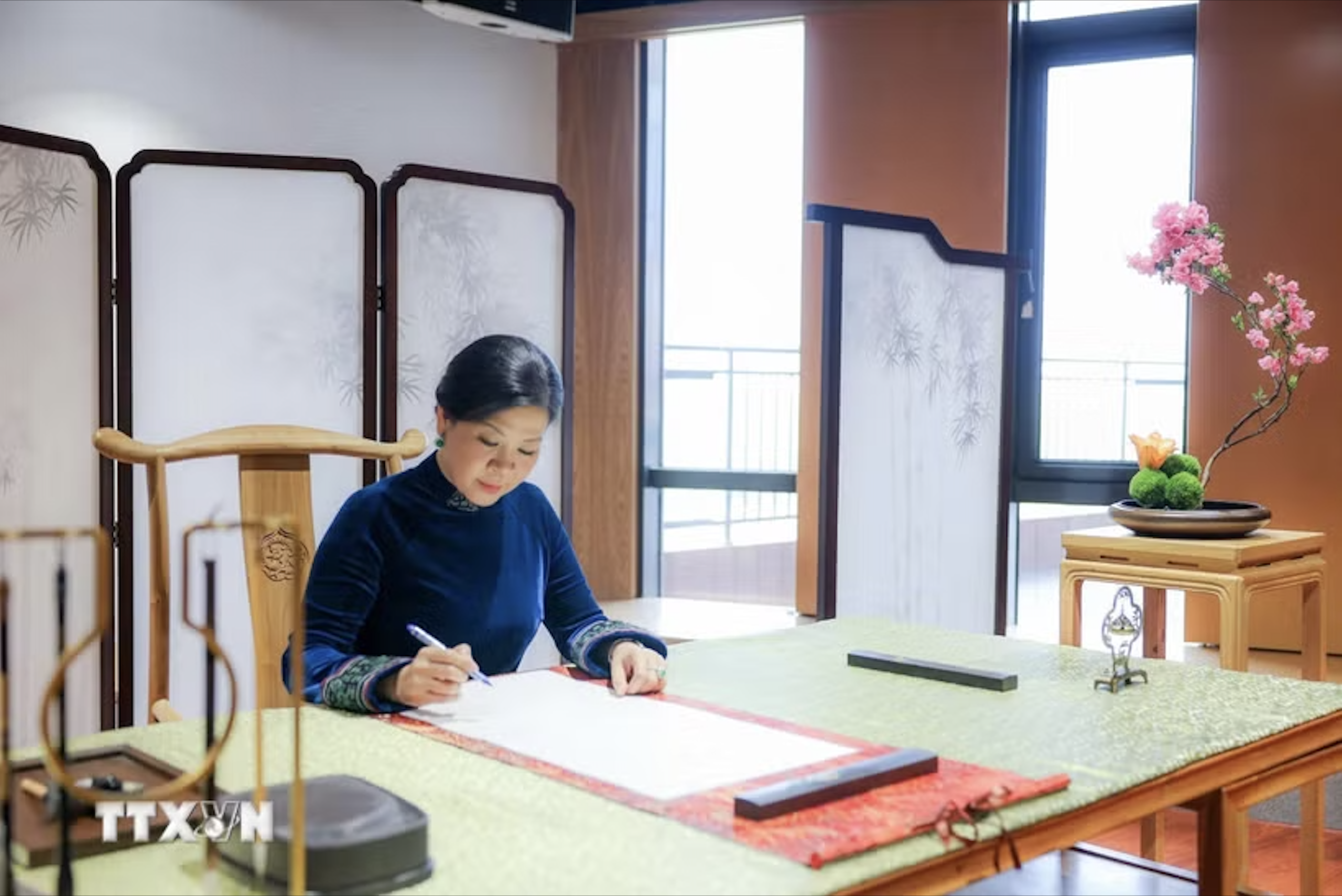 Phu nhân Ngô Phương Ly thăm Trung tâm Tống Khánh Linh tại Bắc Kinh - Ảnh 1.