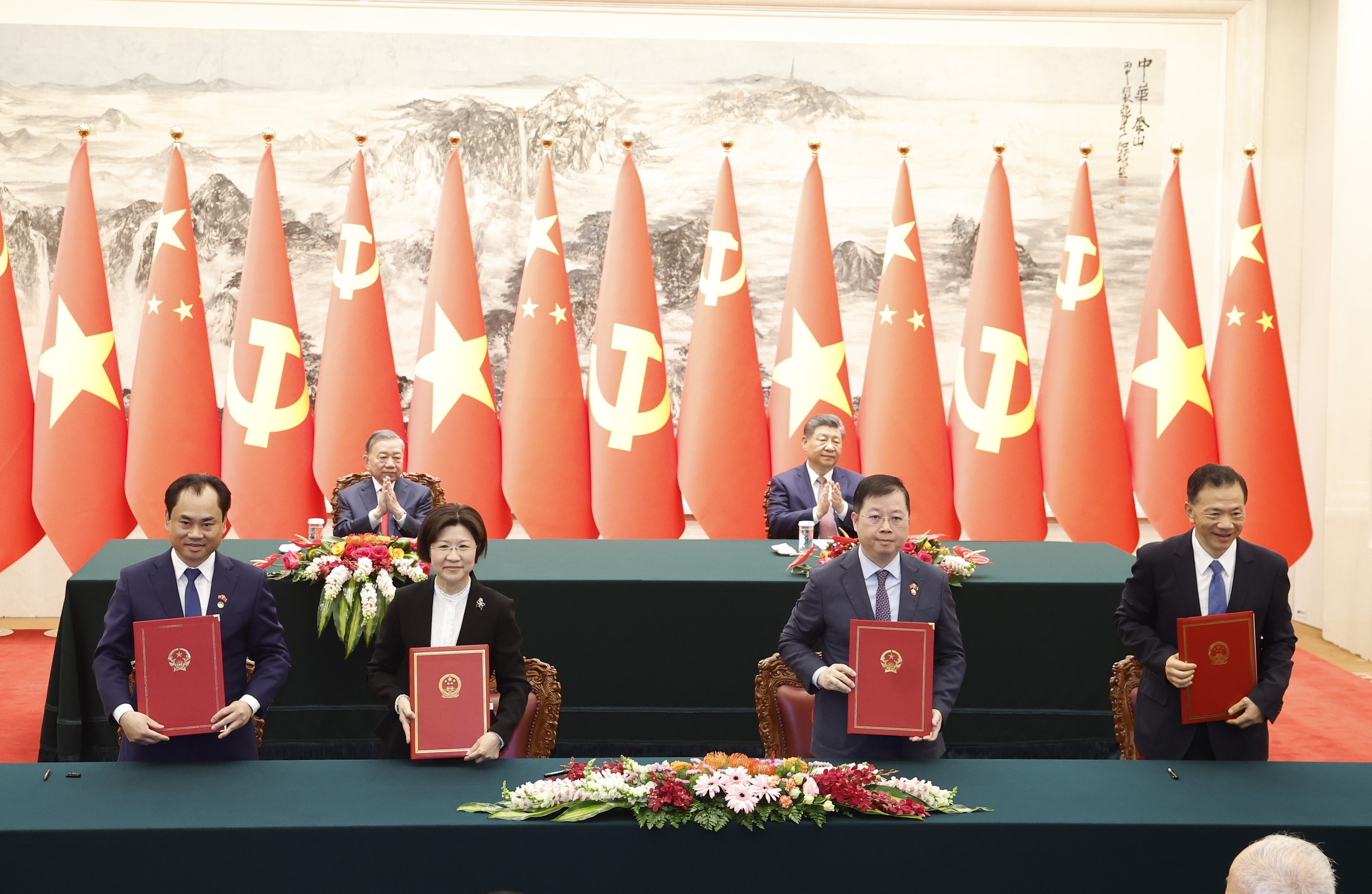 Thương mại Việt - Trung đặt mục tiêu 300 tỉ USD - Ảnh 1. Thương mại Việt - Trung đặt mục tiêu 300 tỉ USD - Ảnh 1.