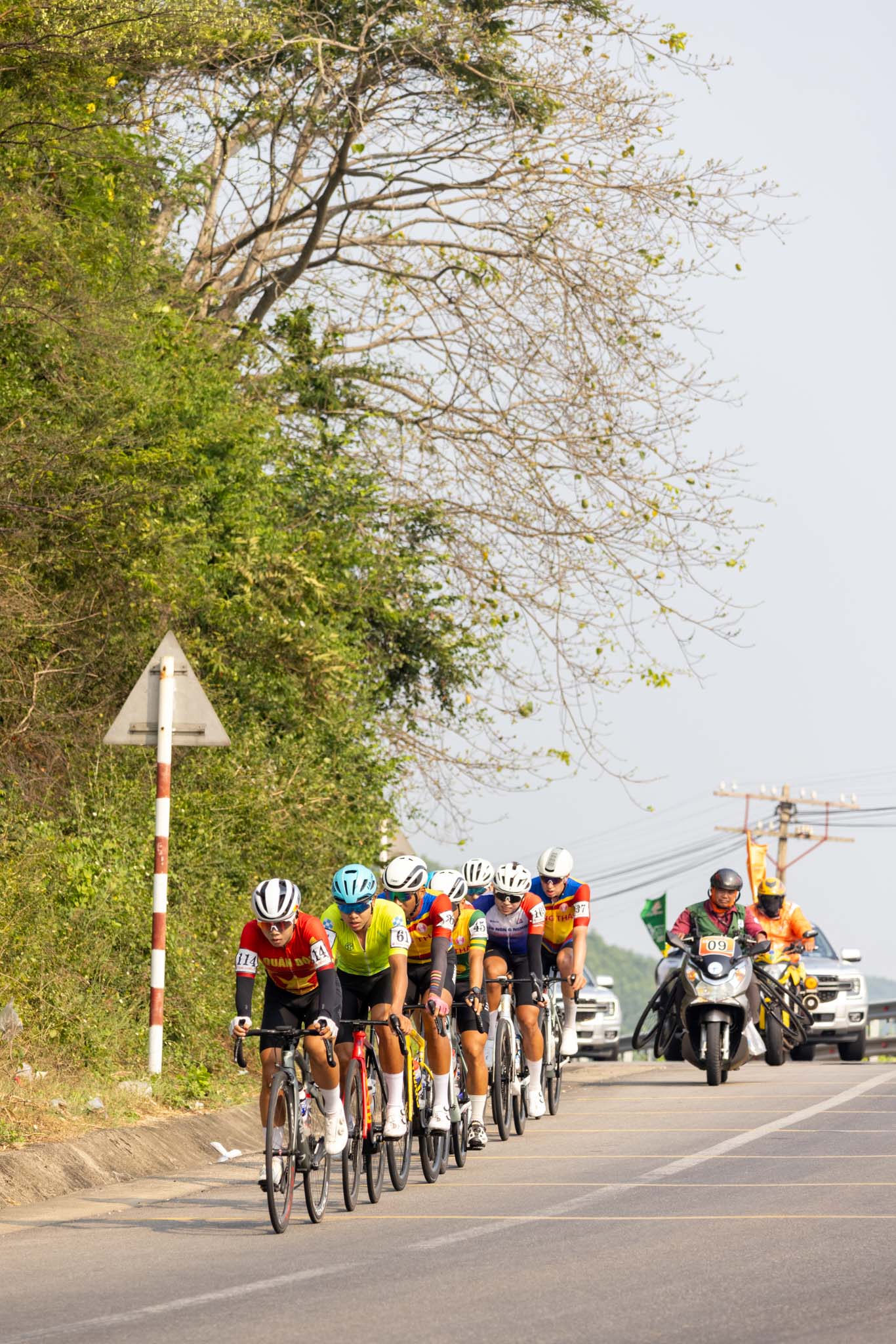 Chặng 12 Cúp truyền hình TP HCM 2026: Ngoại binh Thụy Sĩ đơn độc về nhất chặng ấn tượng - Ảnh 8.