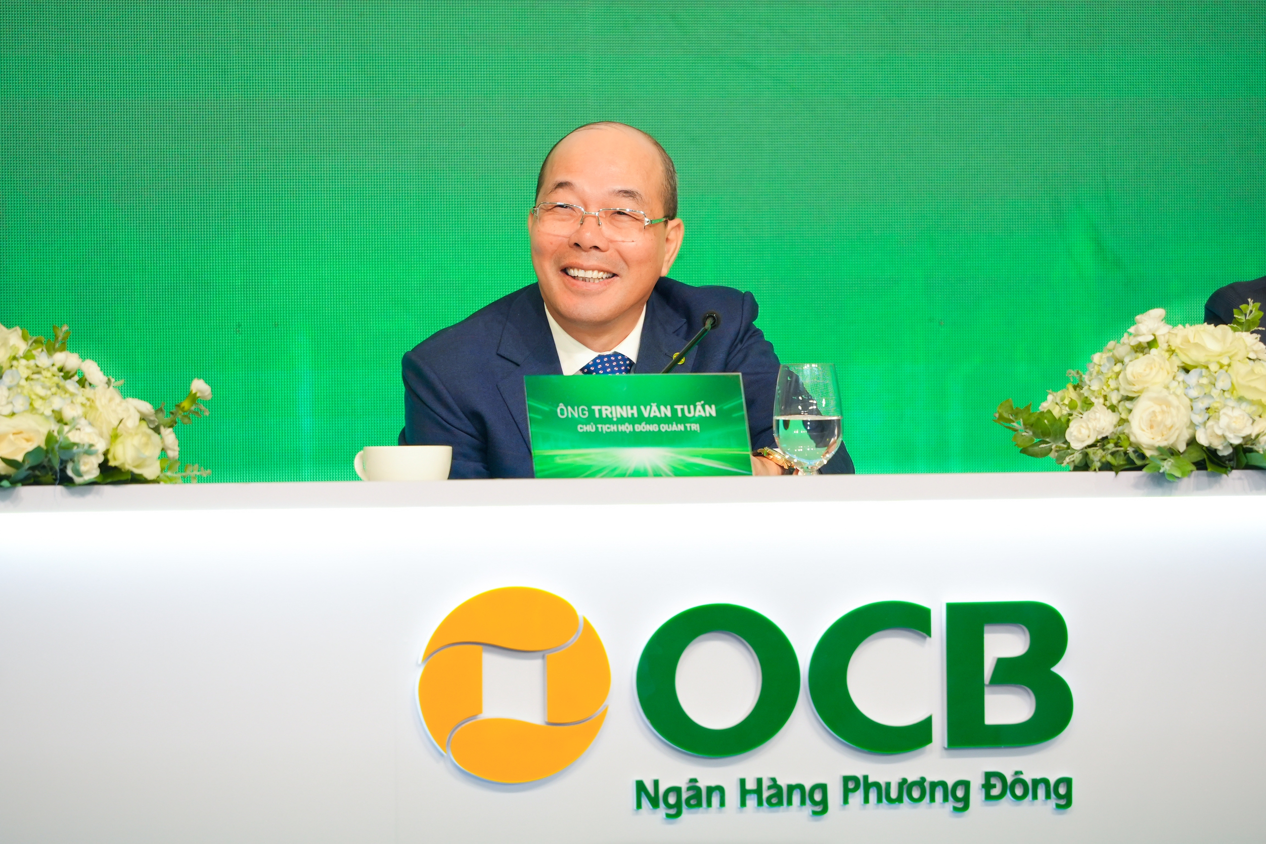Chủ tịch OCB lý giải giá cổ phiếu OCB thấp nhưng có tiềm năng tăng trưởng trong 2026 - Ảnh 2. Chủ tịch OCB lý giải giá cổ phiếu OCB thấp nhưng có tiềm năng tăng trưởng trong 2026 - Ảnh 2.