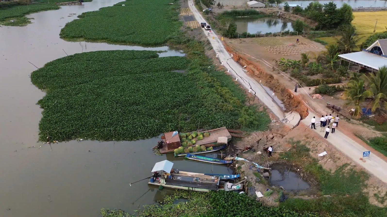 Vụ sạt lở nghiêm trọng ở Tây Ninh: Công trình mới hoàn thành, chưa nghiệm thu - Ảnh 1.