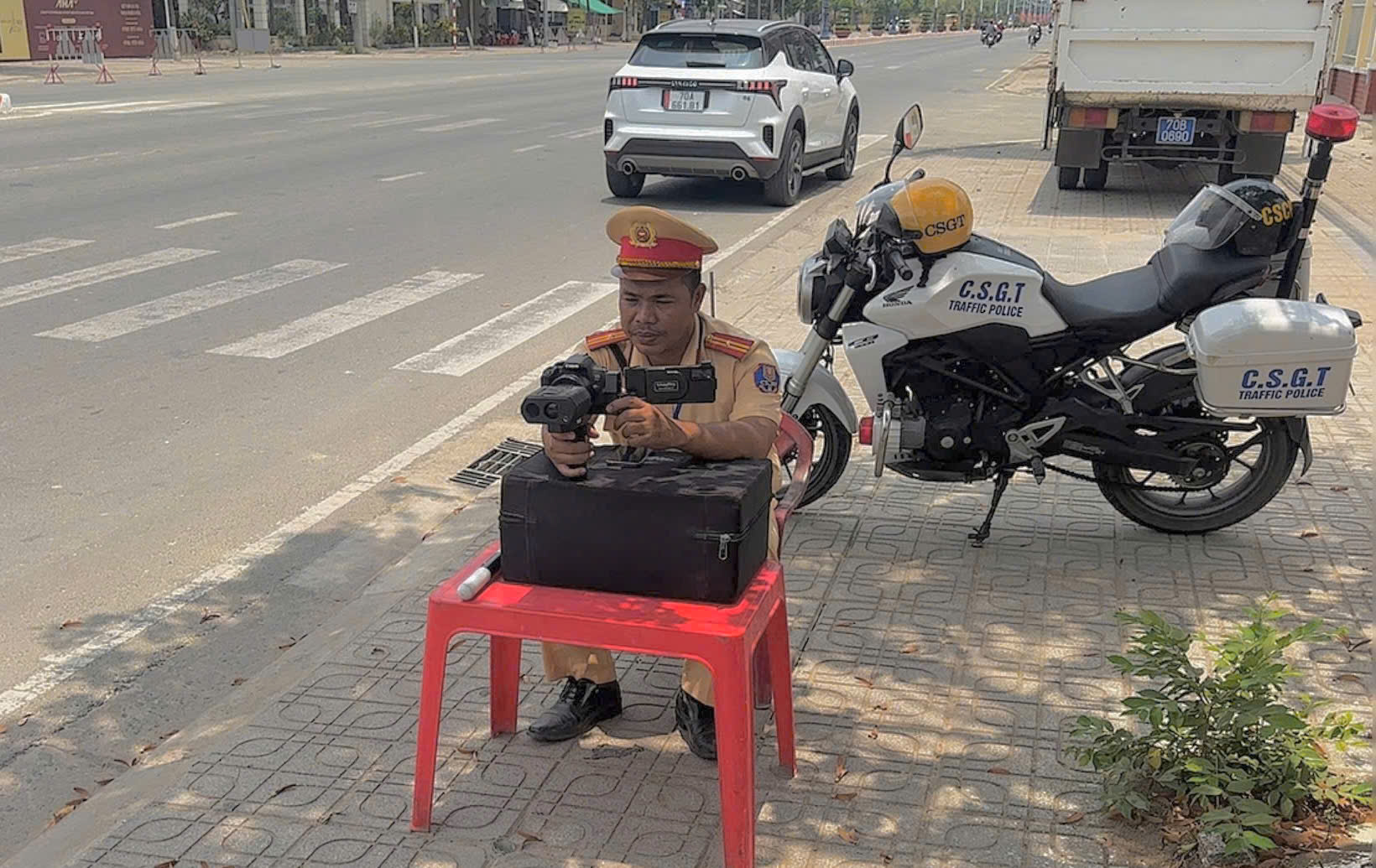 Mô hình CSGT Tây Ninh “ bắn tốc độ ” thu hút sự chú ý và khen ngợi từ cộng đồng mạng - Ảnh 2.