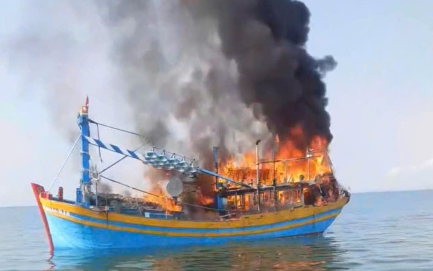 CLIP: Ch&aacute;y qu&aacute;n Ếch 62 ở T&acirc;y Ninh, nhiều người hốt hoảng - Ảnh 4.