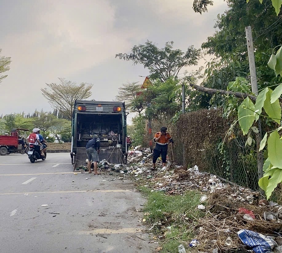 Xã Bình Hưng, TPHCM: Siết xử lý, xóa điểm rác tự phát trên trục đường Nguyễn Văn Linh - Ảnh 4.