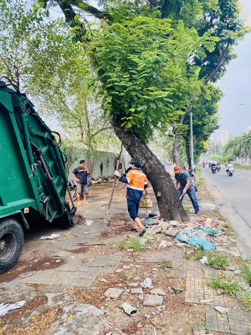 Xã Bình Hưng, TPHCM: Siết xử lý, xóa điểm rác tự phát trên trục đường Nguyễn Văn Linh - Ảnh 5.