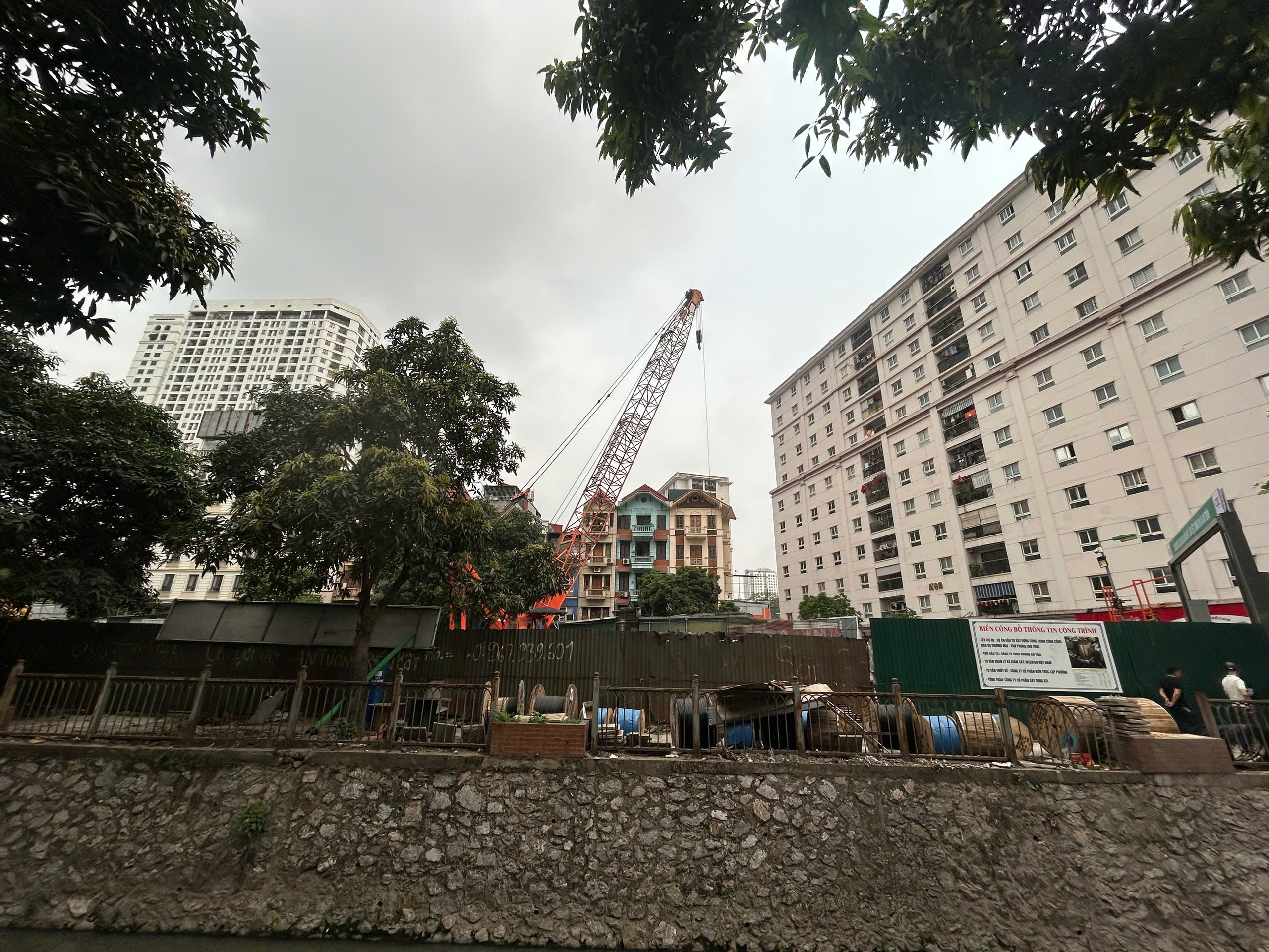 VIDEO: Dự án chậm tiến độ có động thái bất ngờ sau khi bị Hà Nội VIDEO: Dự án chậm tiến độ có động thái bất ngờ sau khi bị Hà Nội